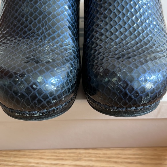 Women’s Dansko clogs. Navy blue. Pre owned. Some signs of wear . See photos - Picture 9 of 9
